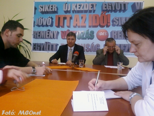 Dr. Vinnai Győző frakcióvezető és Márföldi István frakcióvezető-helyettes. 