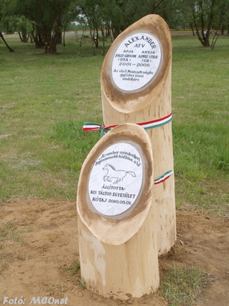 emlékmű