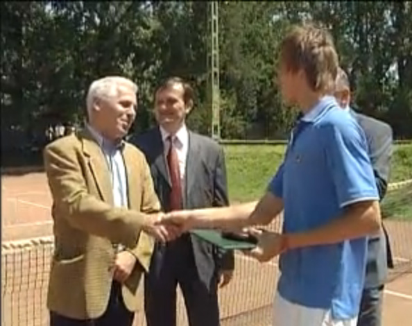 teniszezo_kovaccsal_482_20100709140405_920.jpg teniszezo_kovaccsal_482_20100709140405_920.jpg