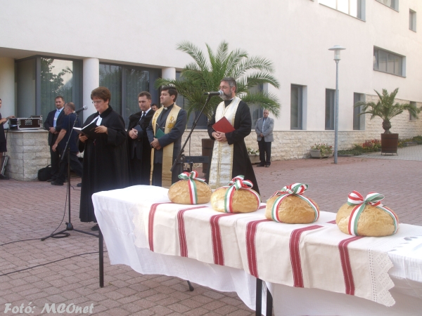 A történelmi egyházak képviselői megszentelték az új kenyereket A történelmi egyházak képviselői