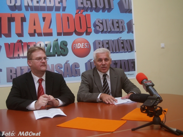 Dr. Kovács Ferenc képviselő Dr. Répássy Róbert államtitkár 