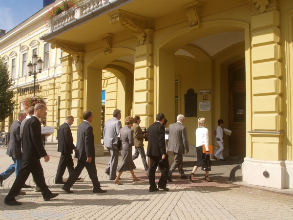 A Fidesz együtt vonult a Városházára A Fidesz