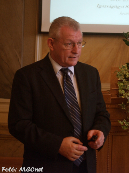 Dr. Szebellédi István 