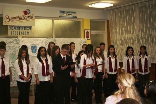 Pillanatképek az elsősök műsoráról verebavato_zahony_musor2_281_20101201112945_927.JPG