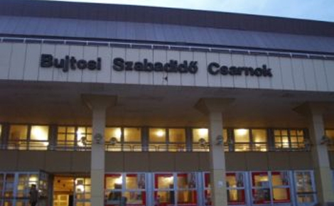 A Borsodi Nemzeti Teremlabdarúgó Bajnokság első selejtezőjének a nyíregyházi Bujtosi Szabadidő Csarnok adott otthont Buszacsa