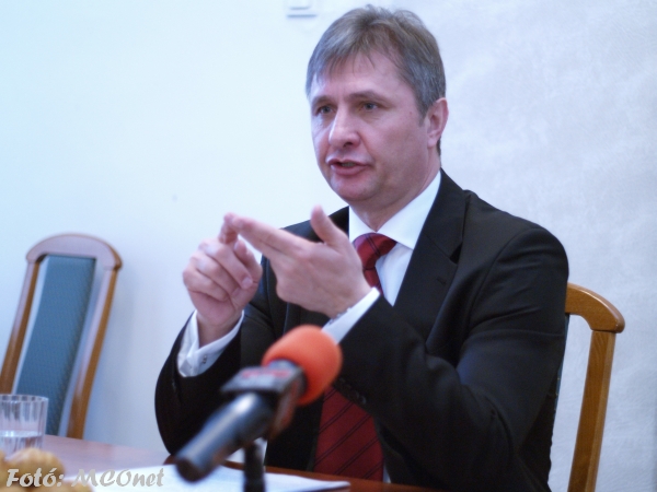 Vinnai Győző 