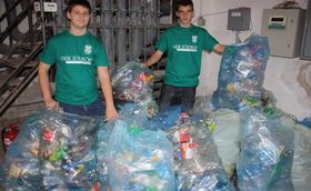 Palackgyűjtő kollégisták