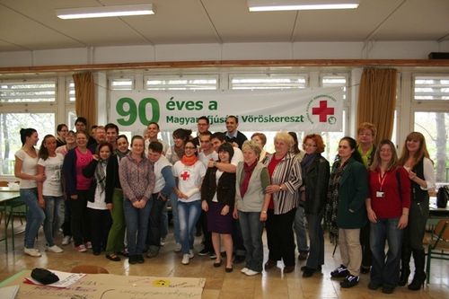 Hétvégén Szegeden rendezték meg a Magyar Ifjúsági Vöröskereszt országos bázisiskolai programjának tavaszi szakmai értekezletét. tanar_elnokok_voroskereszt_szeged_268_20110422101333_181.jpg