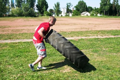 eros_kollegista_zahony_gumigorgetes_705_20110528120040_108.JPG