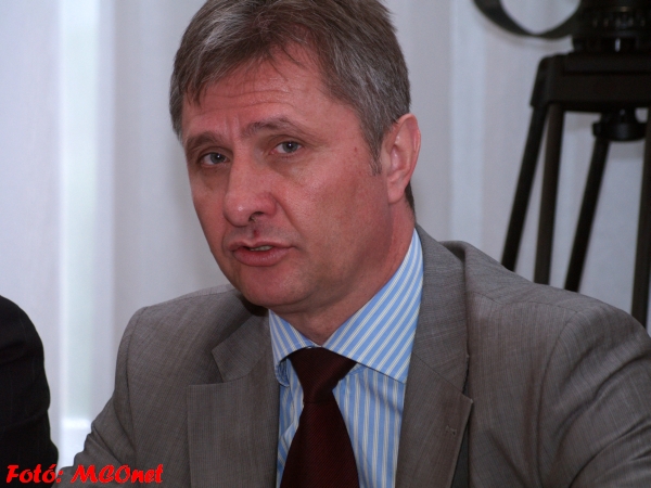 Dr. Vinnai Győző