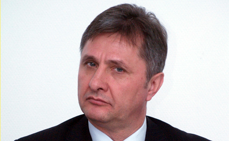 Dr. Vinnai 