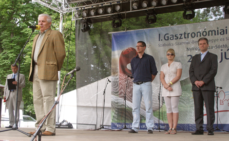 A polgármester nyitotta meg az I. Gasztronómiai Fesztivált Nyíregyházán
