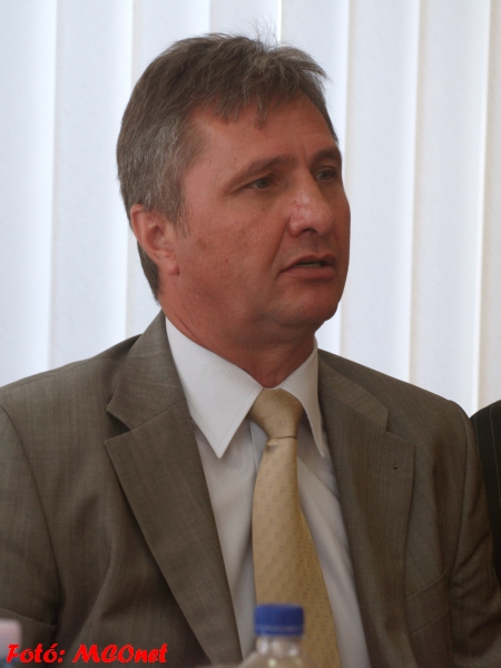 Dr. Vinnai Győző 