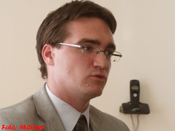 Dr. Kriesch Attila 