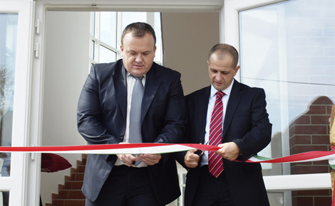 Szociális Inkubátorházat adott át Dr. Budai Gyula Nagykállóban
