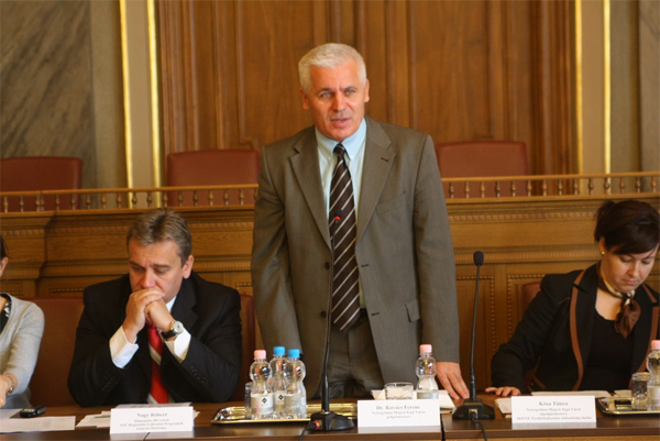 Dr. Kovács Ferenc,