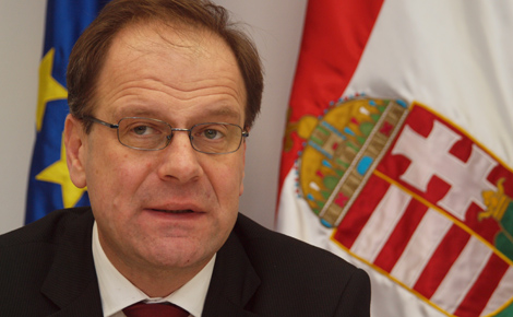Navracsics Tibor: Tiszta lappal szeretnének indulni a közigazgatás területén