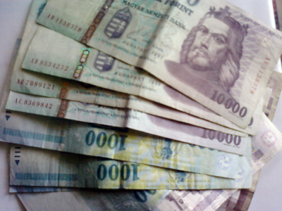 Az általános működési tartalék összegét 33,3 millió forintban határozták meg. pénz