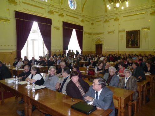 Czomba Sándor tartott munkáltatói fórumot a Megyeházán Megyeháza