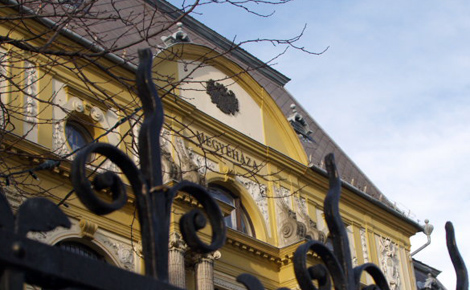 170 millióból újítják fel a Megyeházát