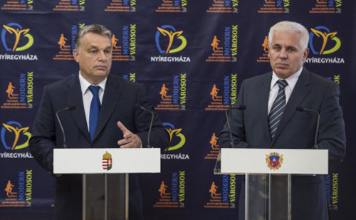 Orbán Viktor a nyíregyházi fejlesztésekről írt alá megállapodást a polgármesterrel