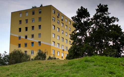 Robinson-domb: mászóvár és óriáscsúszda épül Jósavárosban