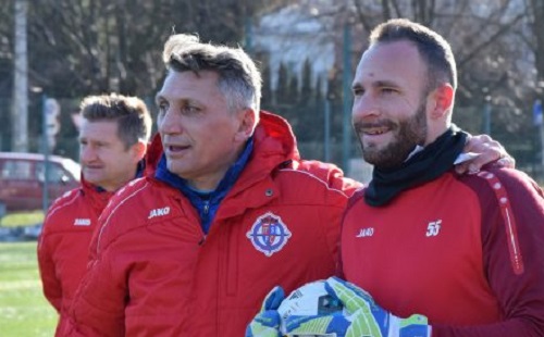 Edzőmeccs után külföldön edzőtáborozik a Szpari