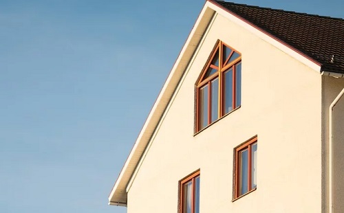 Rendkívüli különbség van a megye házárai között