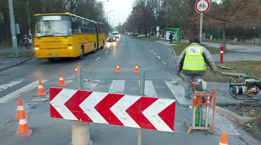 Okoszebrákat alakítanak több nyíregyházi csomópontban