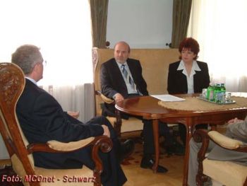 A szilárd hulladék kezelési program hitelszerződésének aláírása A szilárd hulladék kezelési program hitelszerződésének aláírása